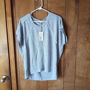 New In Women's Blue Shirt Sleeve Open Seam Knit Top Size M NWT